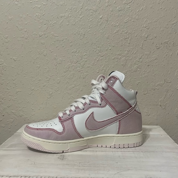 ~Brand New~ *Never Worn* Nike Dunk High 1985 'Barely Rose' - Picture 2 of 6